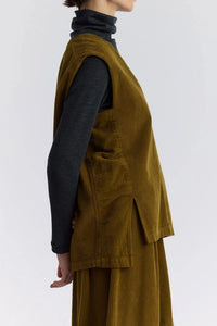 CORDUROY VEST | DARK OLIVE