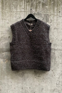 PERU HAND-KNIT VEST | CHARCOAL