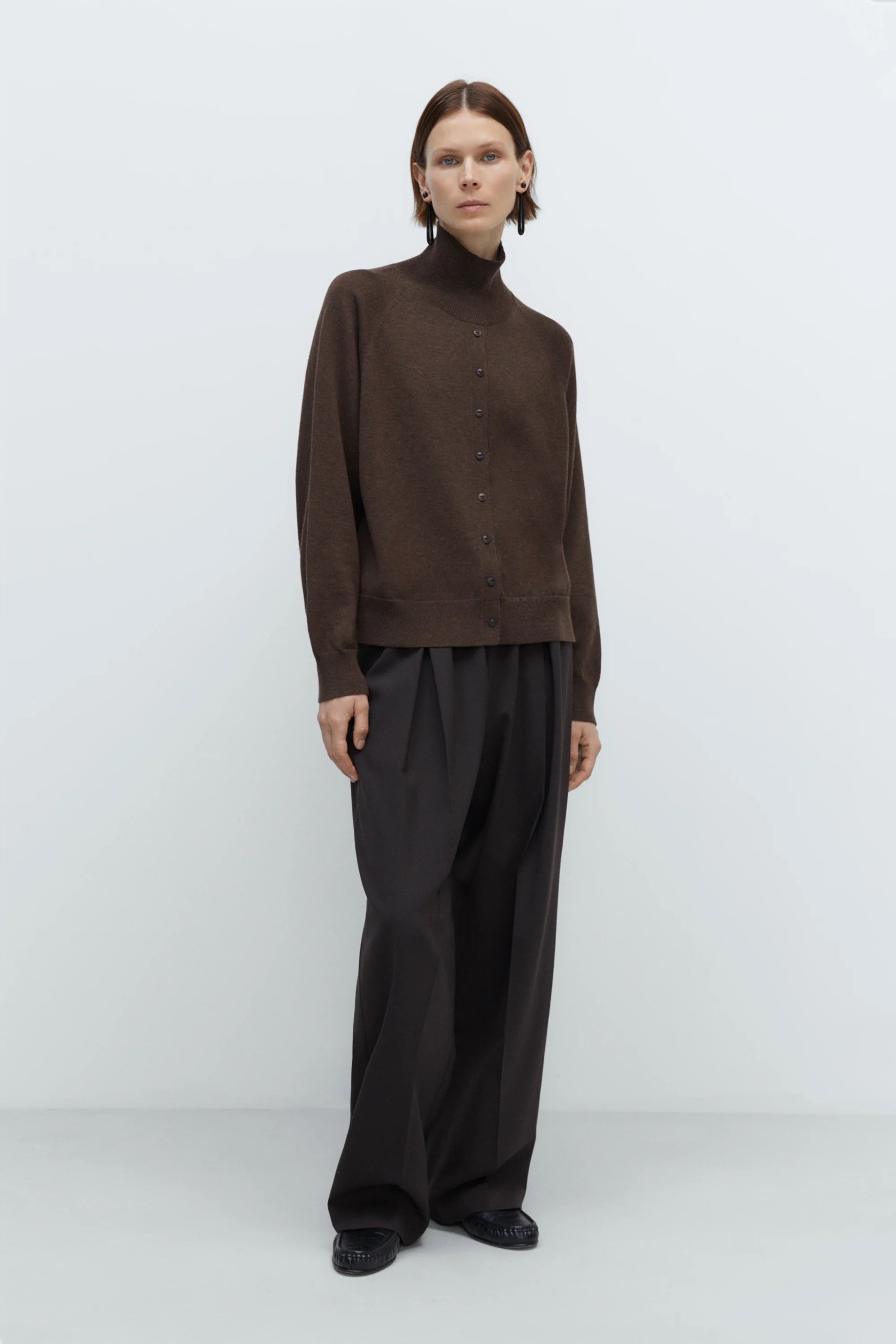 MERINO WOOL BUTTONED SWEATER | ESPRESSO