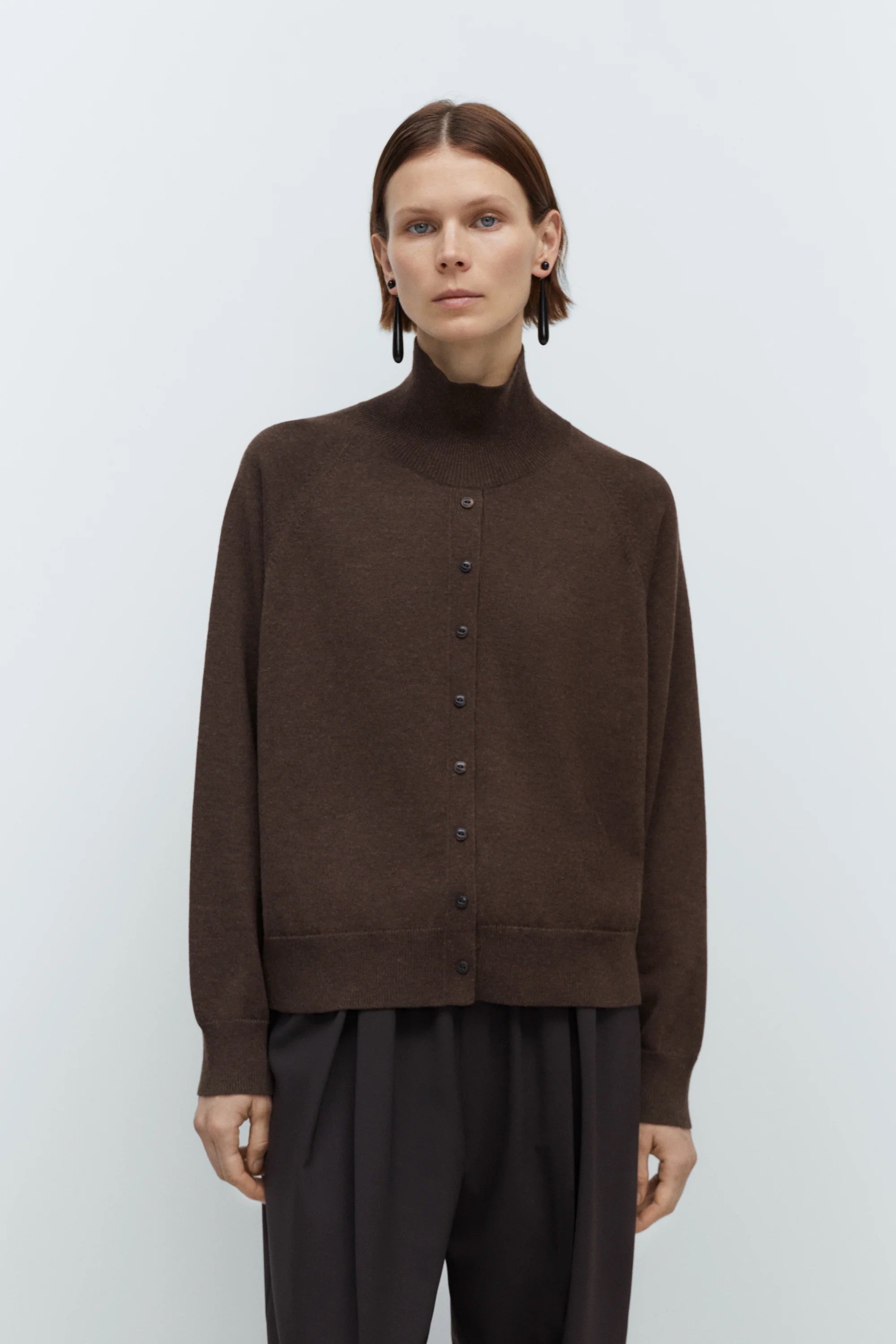 MERINO WOOL BUTTONED SWEATER | ESPRESSO