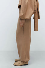 Load image into Gallery viewer, MERINO WOOL STRAIGHT PANTS | CAMEL
