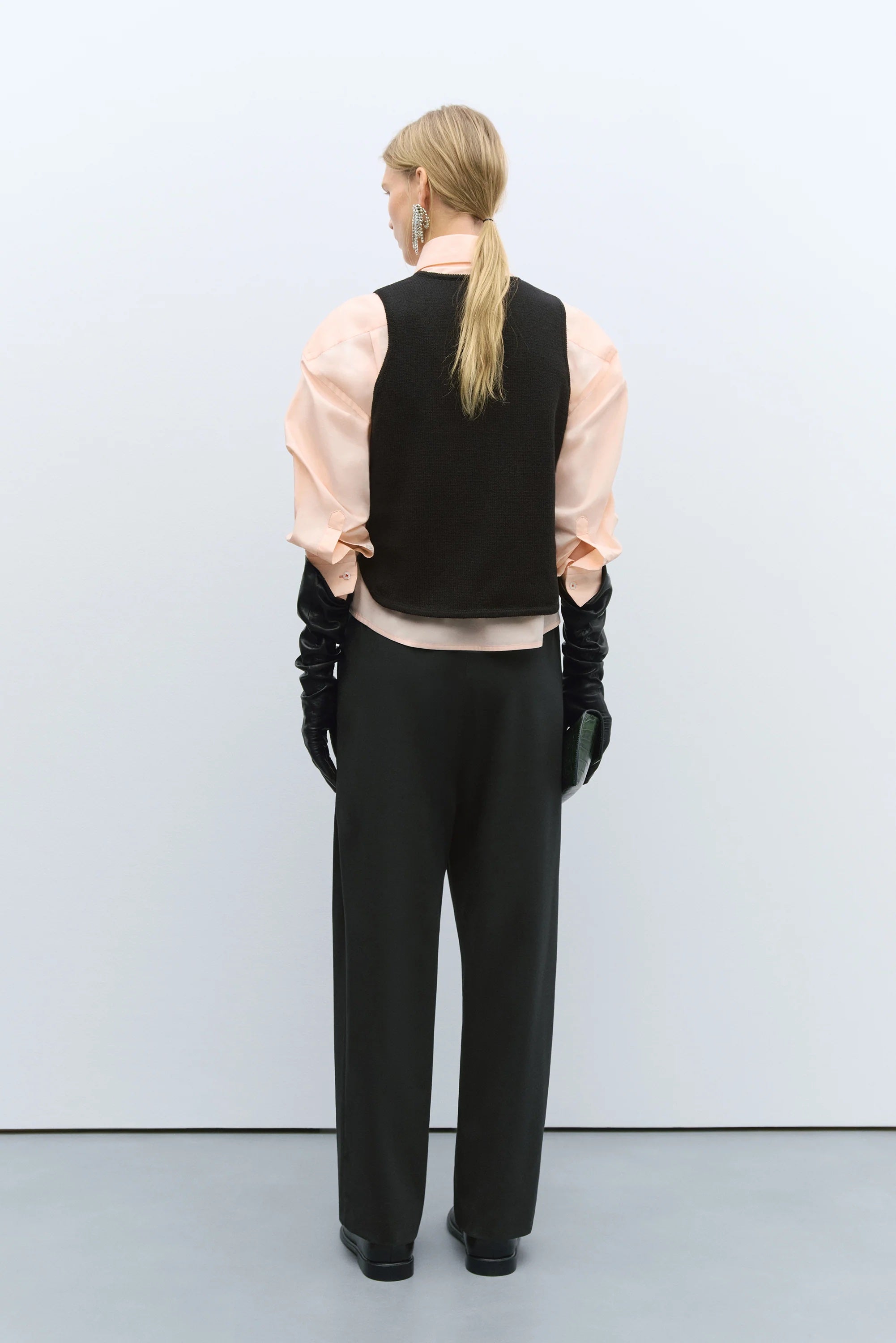 CUT-OUT BOAT NECK WAISTCOAT | BLACK