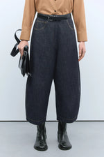Load image into Gallery viewer, CURVED DENIM | BLACK
