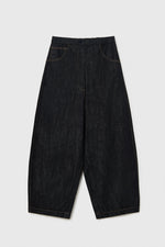 Load image into Gallery viewer, CURVED DENIM | BLACK
