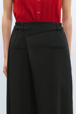 Load image into Gallery viewer, TAILORING CROSSOVER PANTS | BLACK
