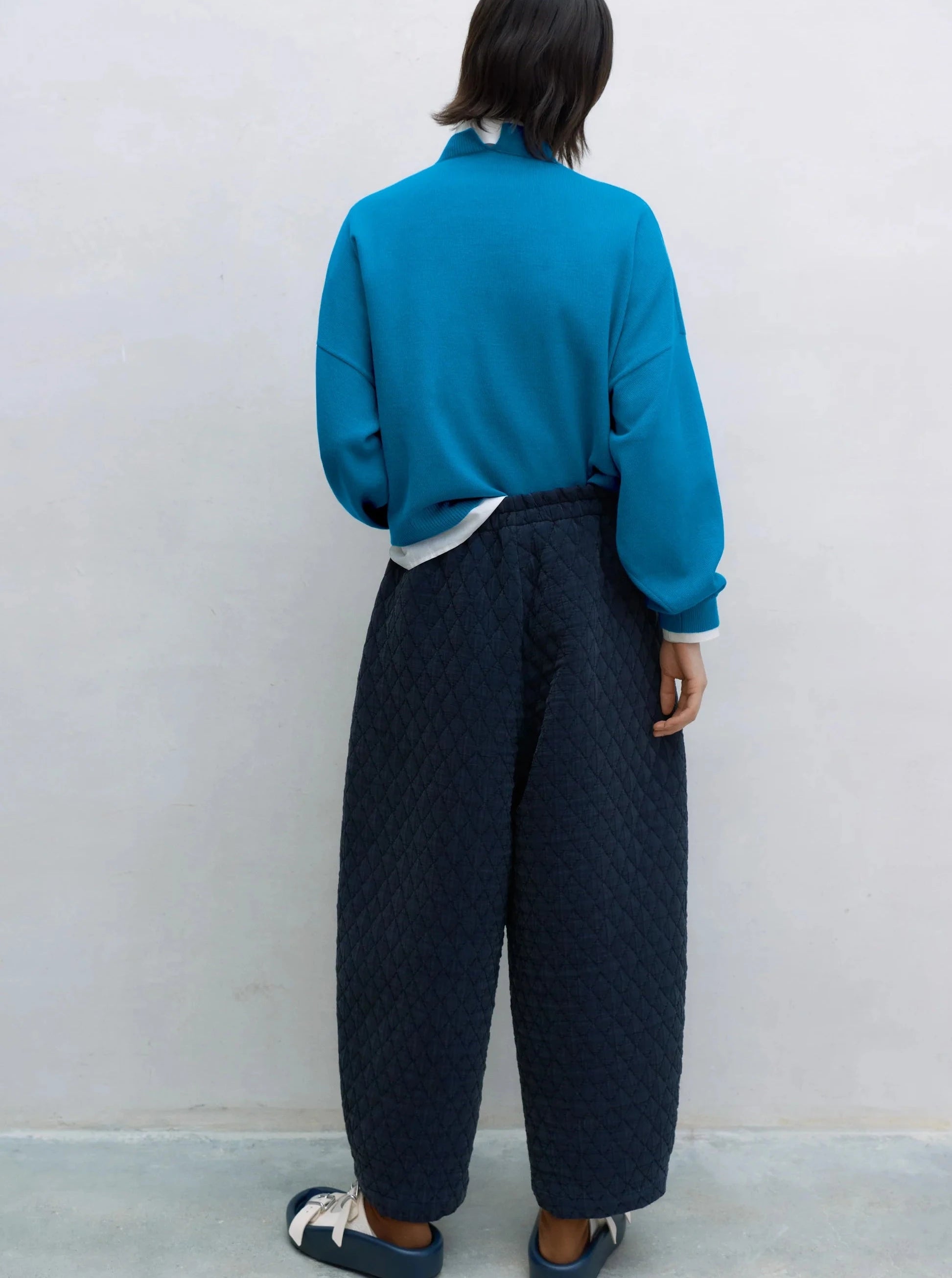 QUILTED CURVED PANTS