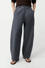 Load image into Gallery viewer, COTTON &amp; LINEN CURVED PANTS | GRAPHITE
