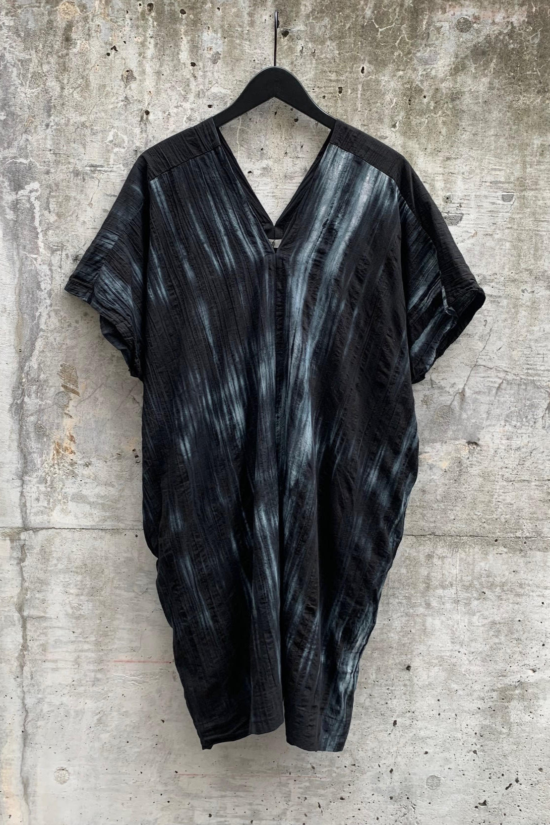 V-DRESS | TIE DYE
