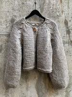 Load image into Gallery viewer, HANDKNIT CARDIGAN | GRIEGE
