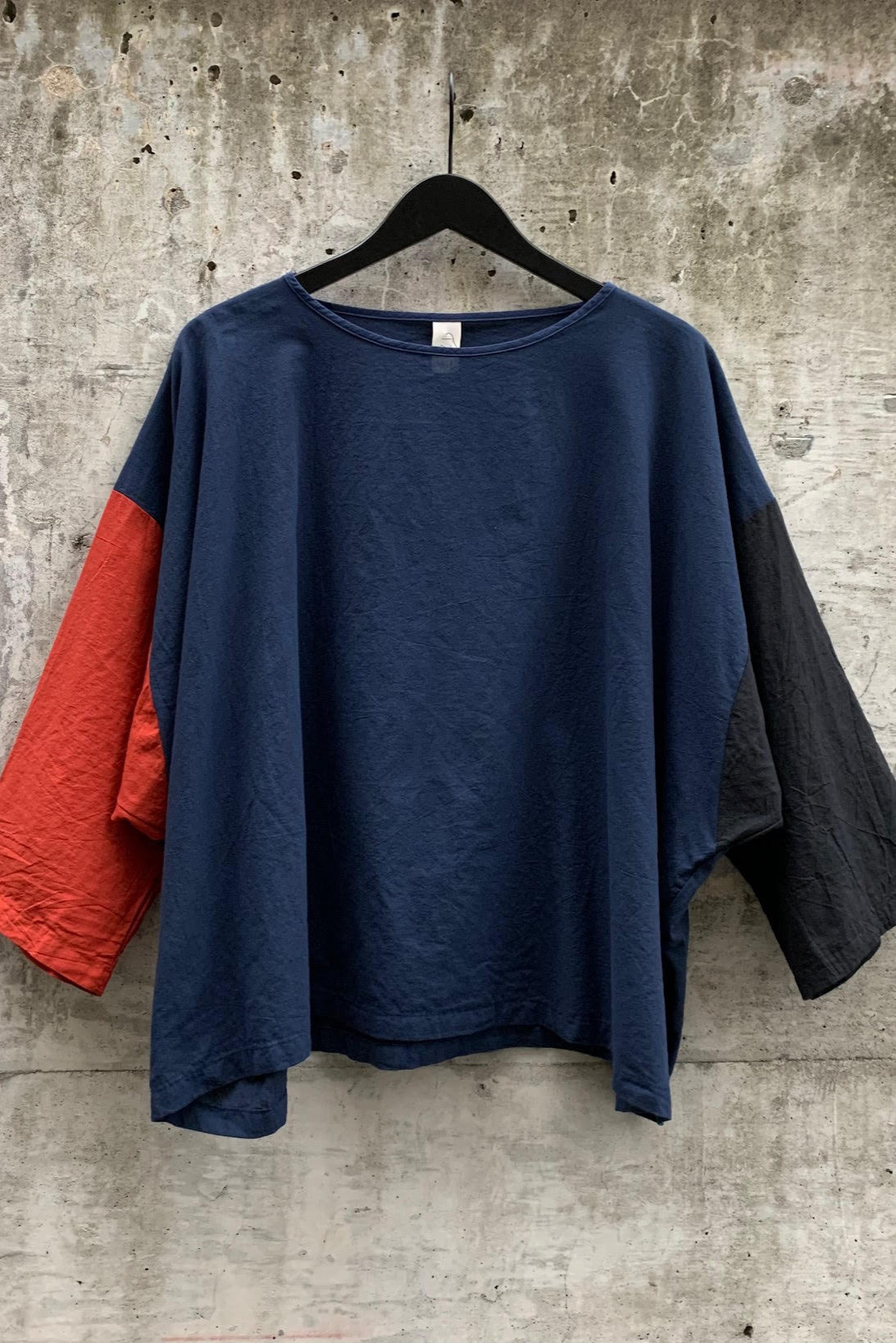 MIX BATWING TOP | NAVY+RED+BLACK
