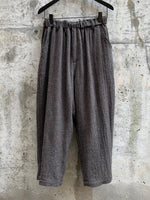 Load image into Gallery viewer, WOOL GAUZE HOUNDSTOOTH PANTS | MOCHA
