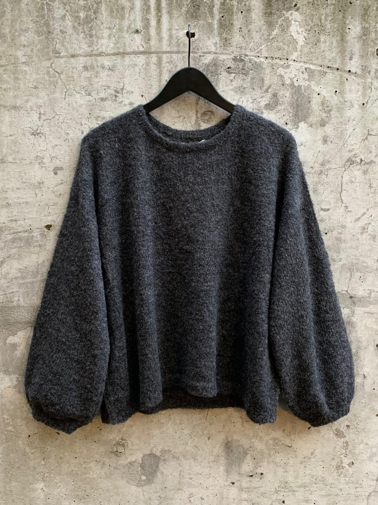 KNIT BOUCLE PULLOVER | CHARCOAL