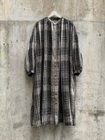 Load image into Gallery viewer, LINEN BIG CHECK SHIRT DRESS | BLACK
